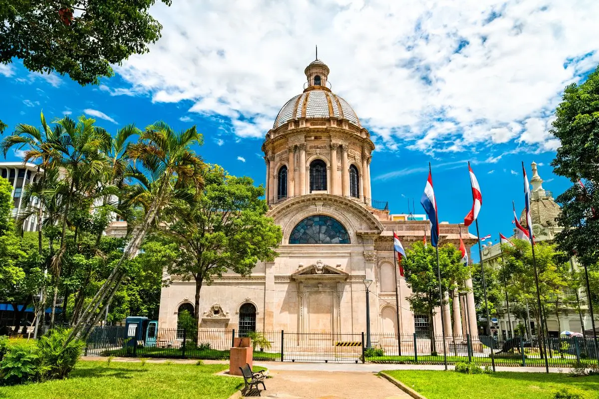 Viagem Barata para o Paraguai: Como Economizar em Hospedagem, Compras e Passeios
