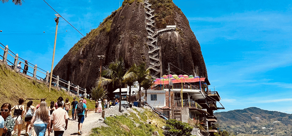 Guia de Comida de Rua na Colômbia: O Que Provar e Onde Encontrar