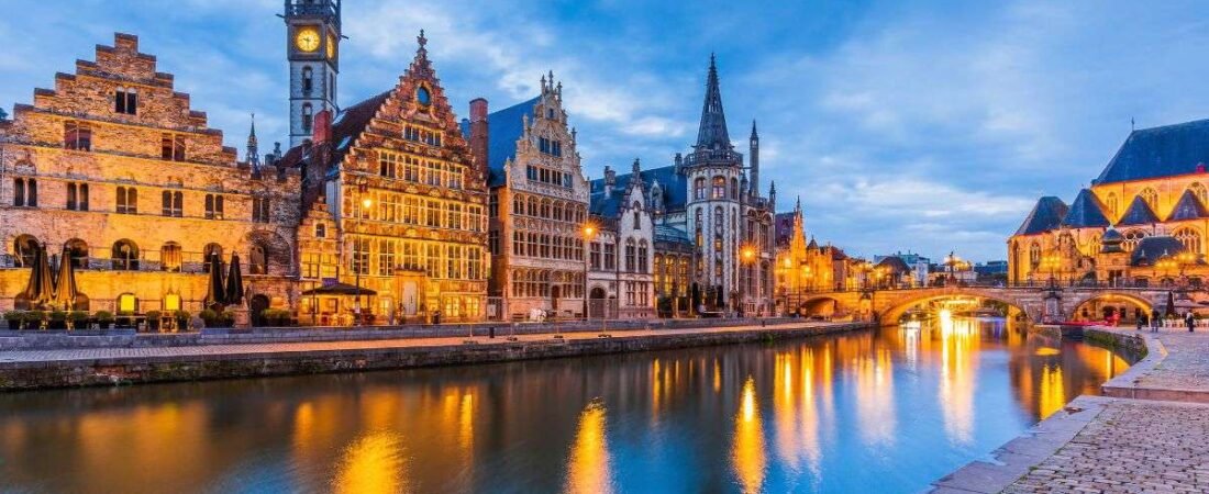 O Que Comer na Bélgica: Guia Gastronômico de Waffles, Fritas e Cervejas Artesanais