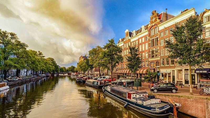 Viagem Econômica para a Holanda: Dicas para Gastar Menos sem Perder Nada