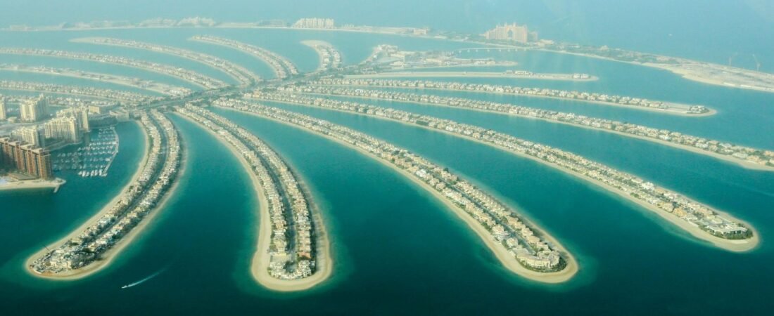 O Que Comer em Dubai: 12 Pratos Típicos e Onde Experimentá-los Como um Local