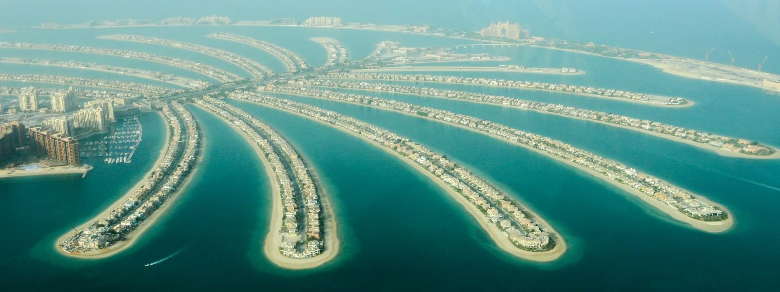 O Que Comer em Dubai: 12 Pratos Típicos e Onde Experimentá-los Como um Local