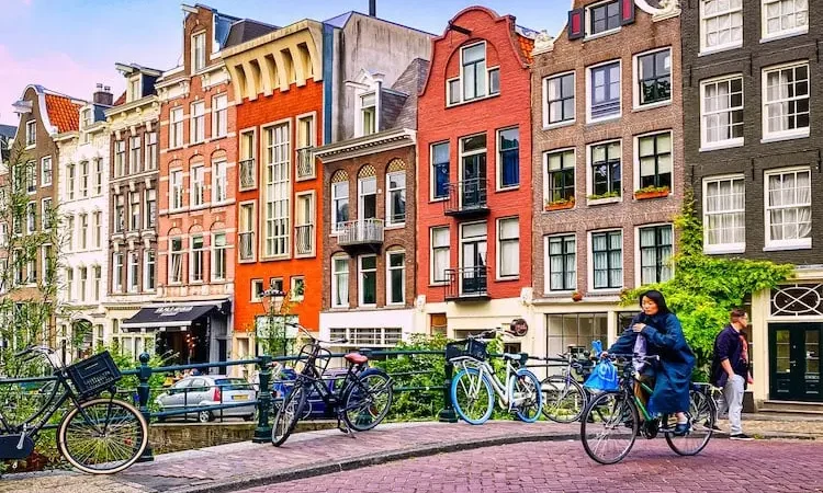 De Bike pela Holanda: Rotas Cênicas e Dicas para Pedalar como um Local