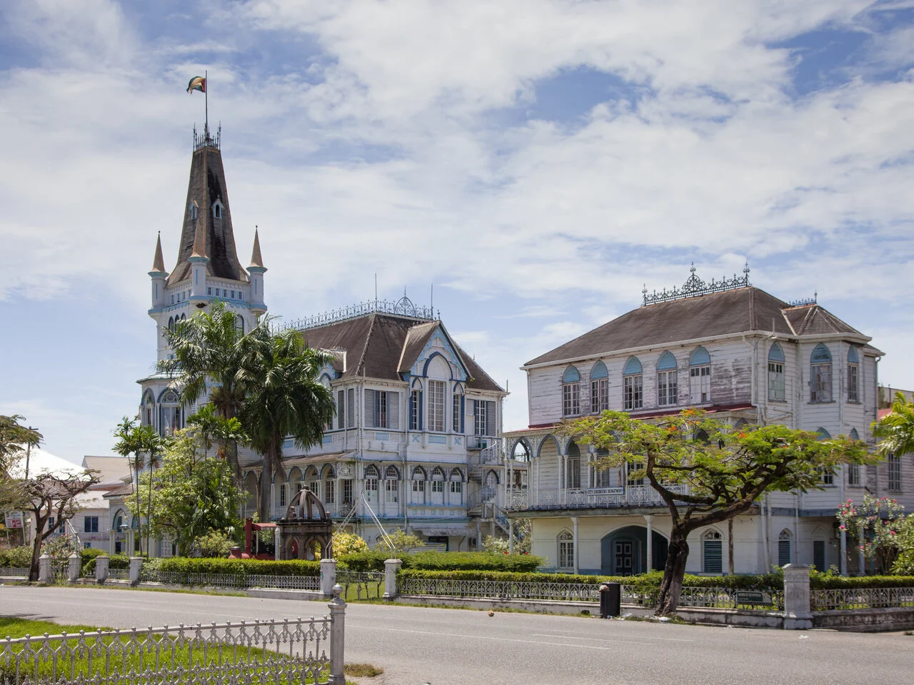 Viagem Econômica para a Guiana Francesa: Como Explorar o País sem Gastar Muito