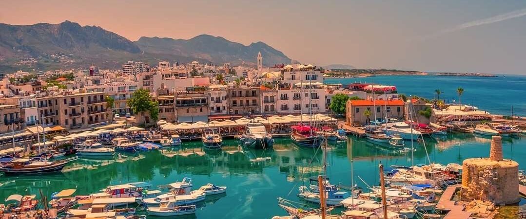 Gastronomia em Chipre: Um Guia para Provar Meze, Halloumi e Vinhos Locais com Autenticidade