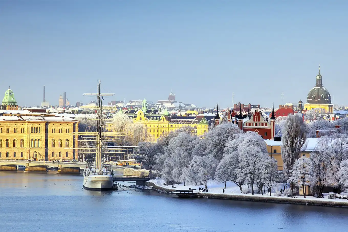 Suécia no Inverno: Onde Ver Aurora Boreal, Hotéis de Gelo e Experiências no Gelo